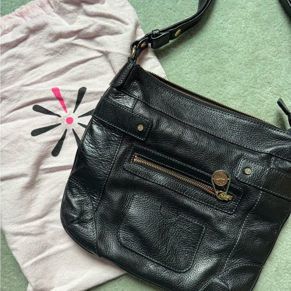 Isaac Mizrahi Black Leather Shoulder Bag with Structured Design